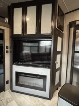 2019 Grand Design Momentum 381M — photo 09