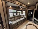 2019 Grand Design Momentum 381M — photo 10