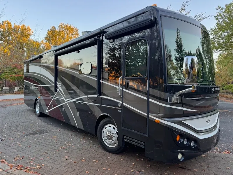 2015 Fleetwood Expedition 38K — front passenger-side three-quarter exterior